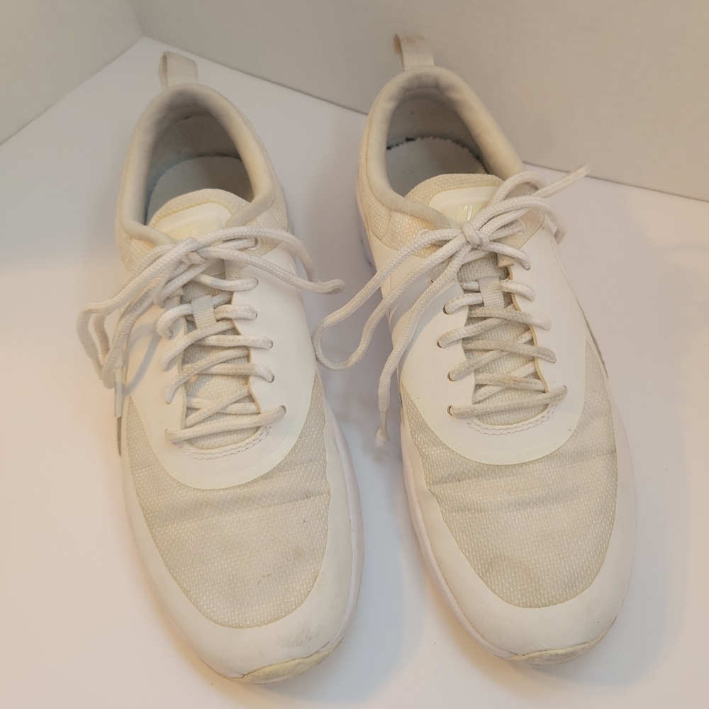 Nike Air Max Thea White Running Shoes 599409-101 Womens Size 6 Sneakers Casual